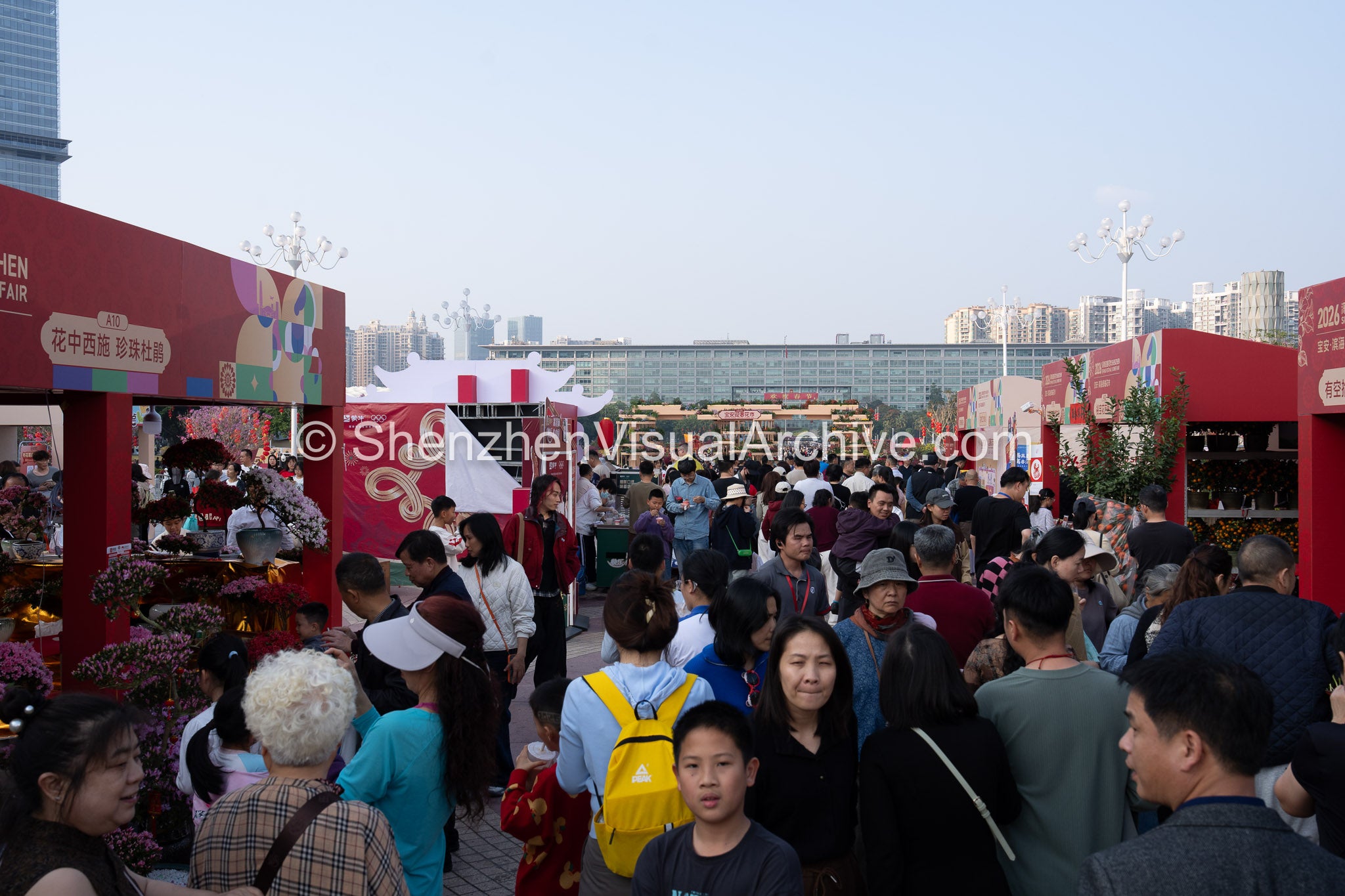 Festive Atmosphere: Crowded Marketplace at the 2026 Bao'an Flower Fair (SVA-26-0073)