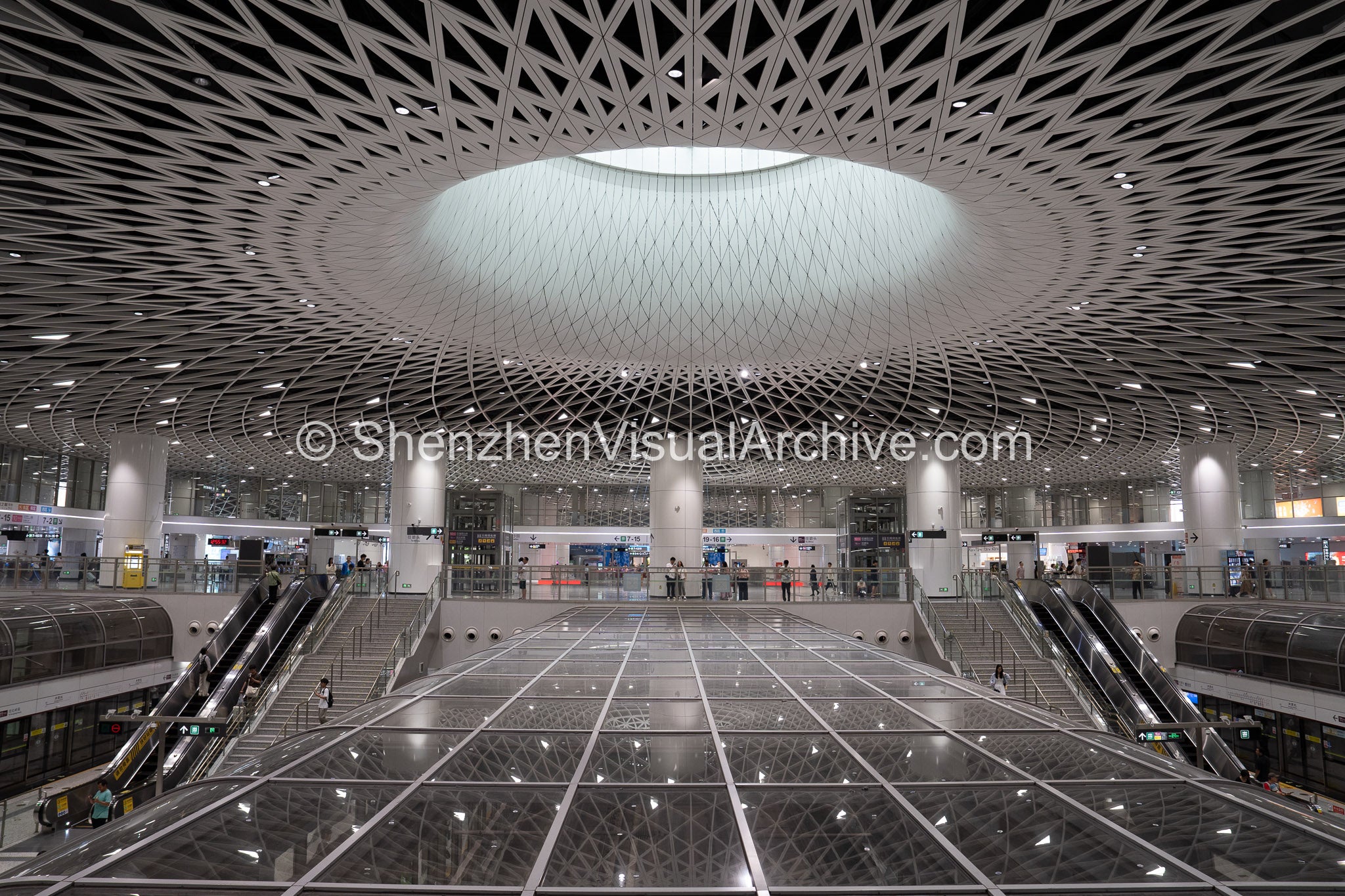Symmetrical Majesty: Leading Lines at Gangxia North Station (SVA-26-0083)