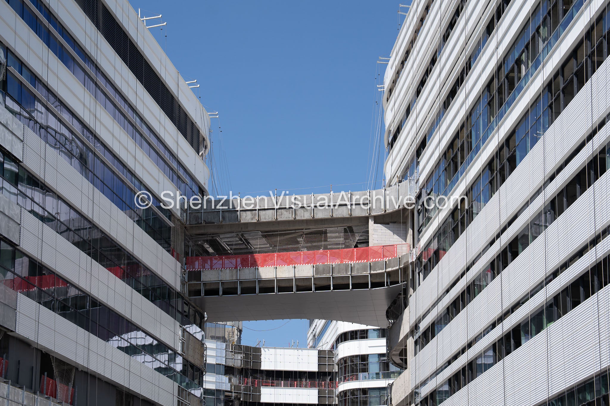 Architectural Link: Skybridge Construction at the School of Medicine Campus (SVA-26-0130)