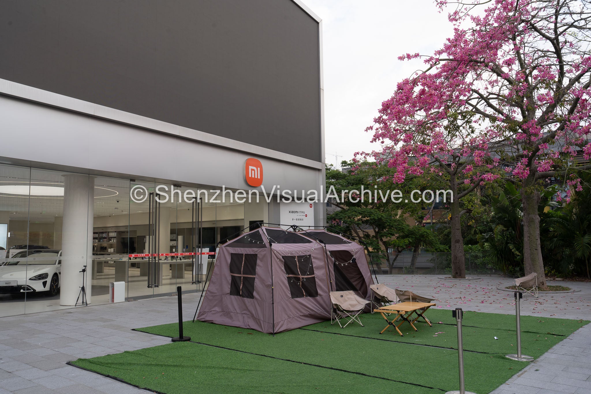 Outdoor Ecosystem: Xiaomi Glamping Display and Silk Floss Tree at OCT Harbour (SVA-26-0172)