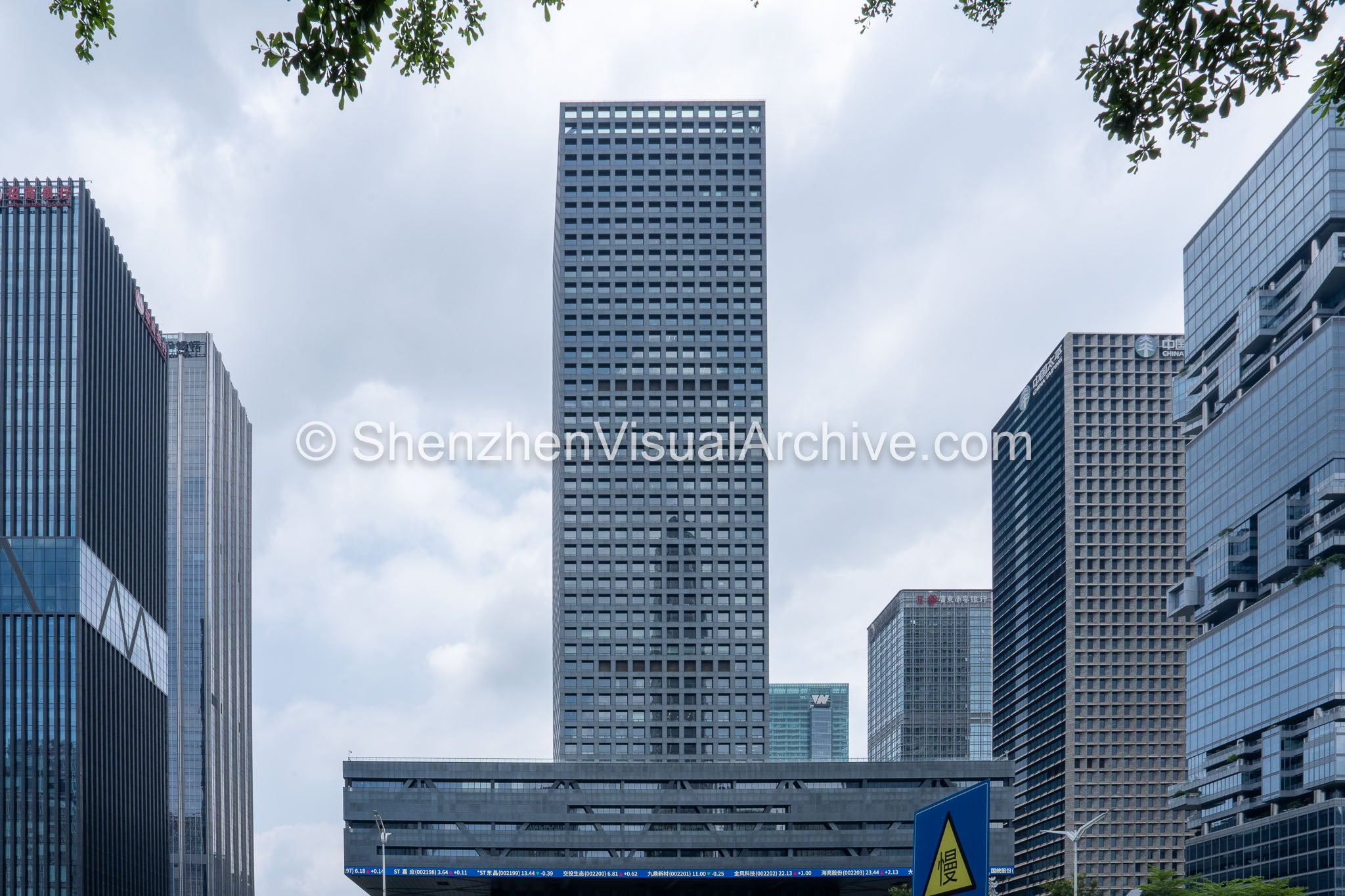 Financial District Architecture: Full Building Elevation of Shenzhen Stock Exchange in Futian CBD (SVA-26-0186)